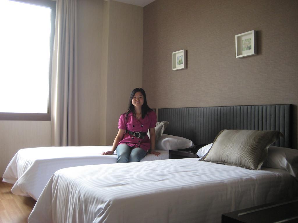 Dinastia Hotel Getafe Ngoại thất bức ảnh