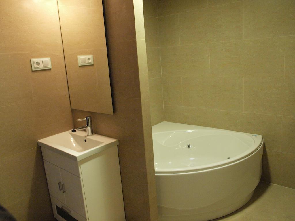 Dinastia Hotel Getafe Ngoại thất bức ảnh