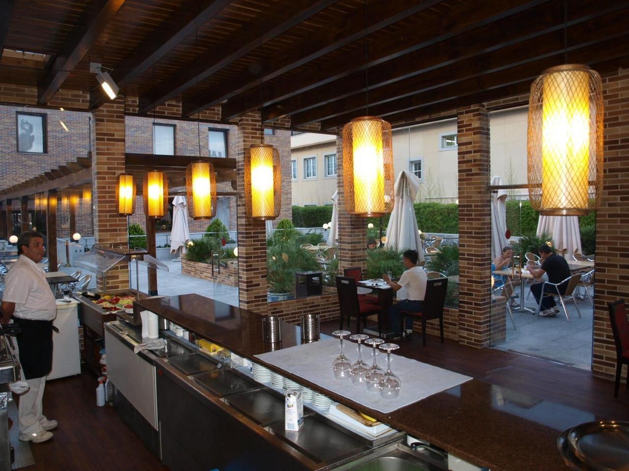 Dinastia Hotel Getafe Ngoại thất bức ảnh