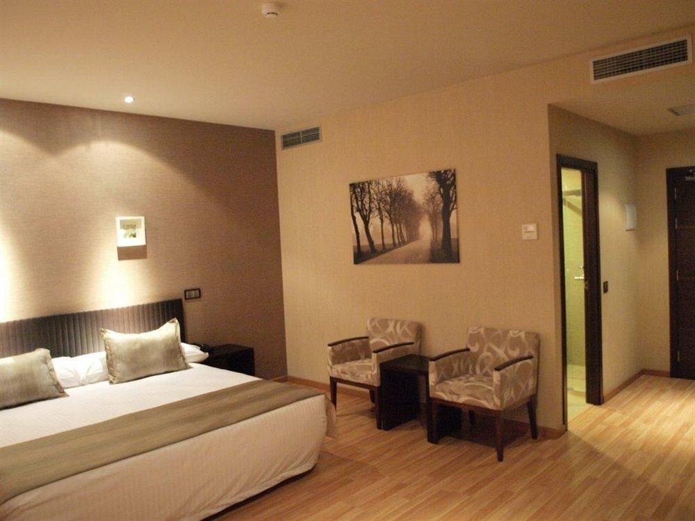 Dinastia Hotel Getafe Ngoại thất bức ảnh