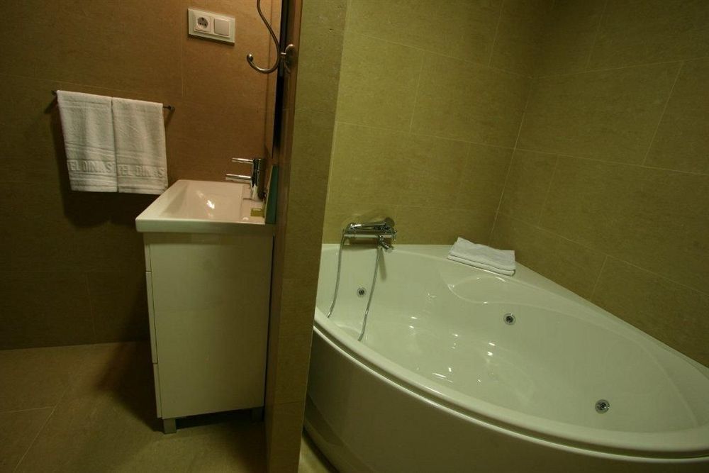 Dinastia Hotel Getafe Ngoại thất bức ảnh
