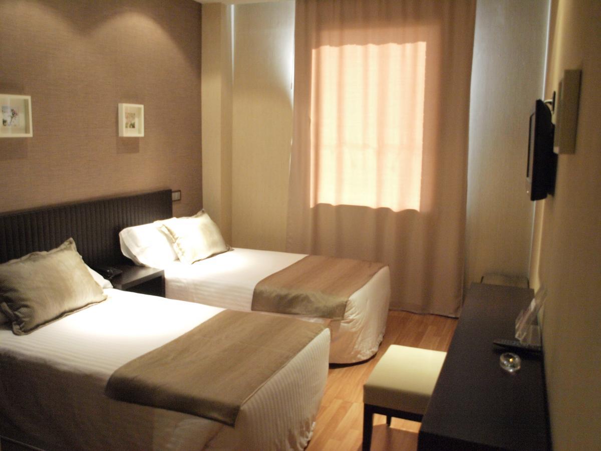 Dinastia Hotel Getafe Ngoại thất bức ảnh